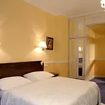 Embassy 4* Κάρλοβι Βάρι