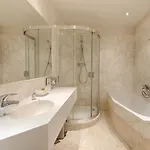 Embassy Ξενοδοχείο 4*