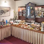 Ξενοδοχείο Embassy