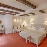 Hotel Embassy