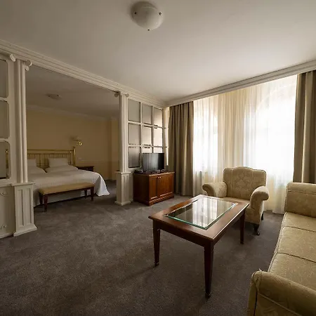 Embassy Ξενοδοχείο 4*