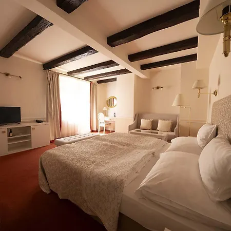إمباسي 4*