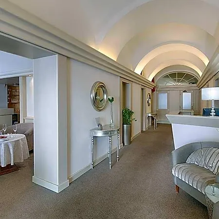 Embassy 4*