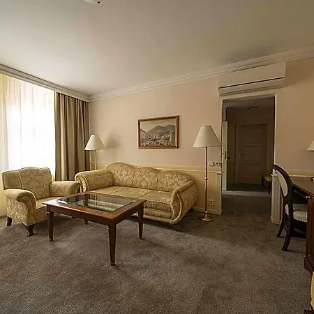 Embassy 4*
