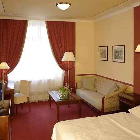 Embassy 4* Κάρλοβι Βάρι