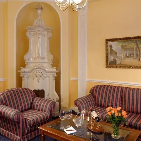 Embassy Hotel 4*