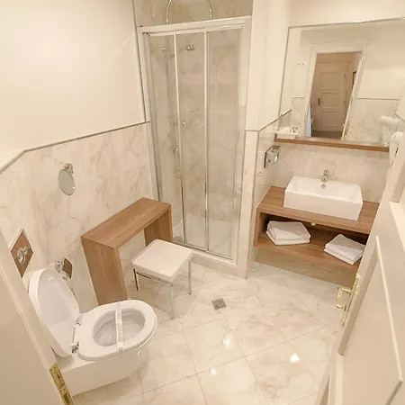 إمباسي 4* كارلوفي فاري