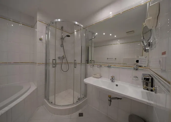 Hotell Embassy 4*