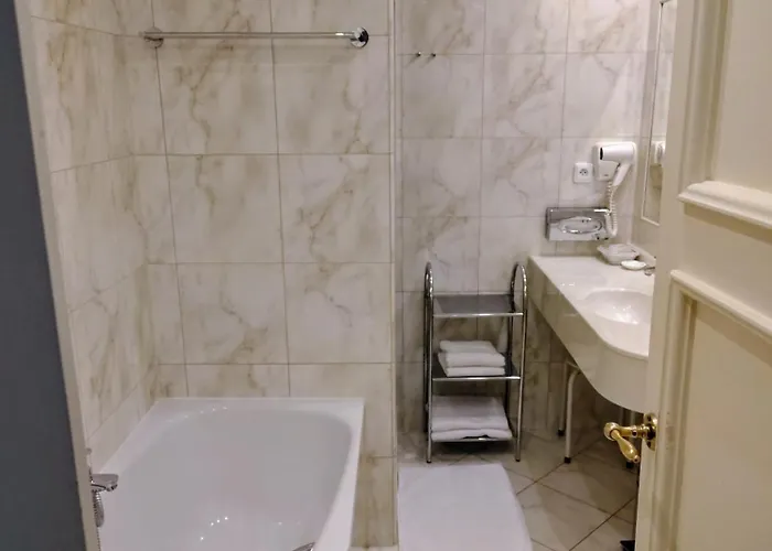 Embassy Hotell