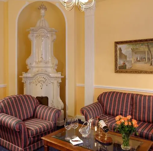 Embassy Hotel 4*